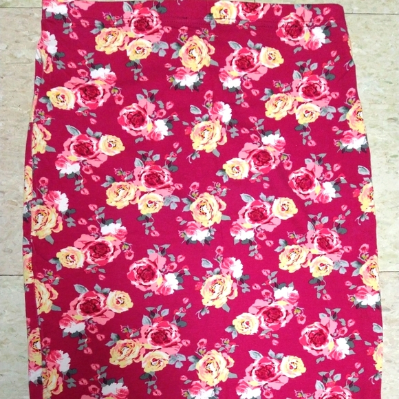 4/$25 Pink Floral Pencil Skirt